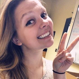 Meet your Posher, Lauren